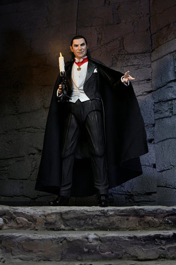 NECA Universal Monsters – 7″ Scale Action Figure – Ultimate Dracula (Transylvania)