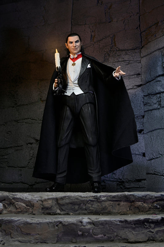 NECA Universal Monsters – 7″ Scale Action Figure – Ultimate Dracula (Transylvania)